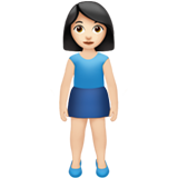 femme debout : peau claire