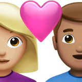 couple avec cœur : femme, homme, peau moyennement claire et peau légèrement mate