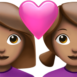 couple avec cœur : femme, femme et peau légèrement mate