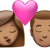 bisou : femme, homme et peau légèrement mate