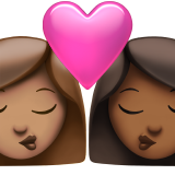 bisou : femme, femme, peau légèrement mate et peau mate