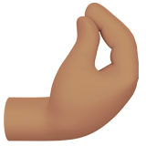 bout des doigts joints : peau légèrement mate