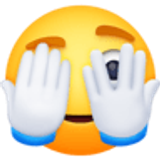 Visage qui regarde entre ses doigts - Facebook