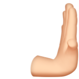 main qui pousse vers la droite : peau claire