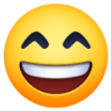 Visage très souriant aux yeux rieurs - Facebook