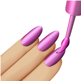 vernis à ongles : peau moyennement claire