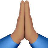 mains en prière : peau légèrement mate