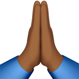 mains en prière : peau mate