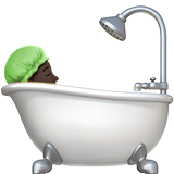 personne prenant un bain : peau foncée