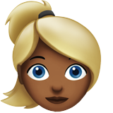 femme blonde : peau mate