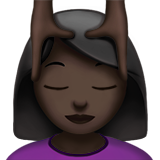 femme qui se fait masser : peau foncée