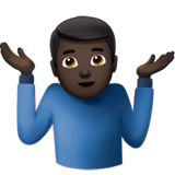 homme qui hausse les épaules : peau foncée