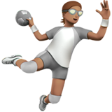 personne jouant au handball : peau légèrement mate